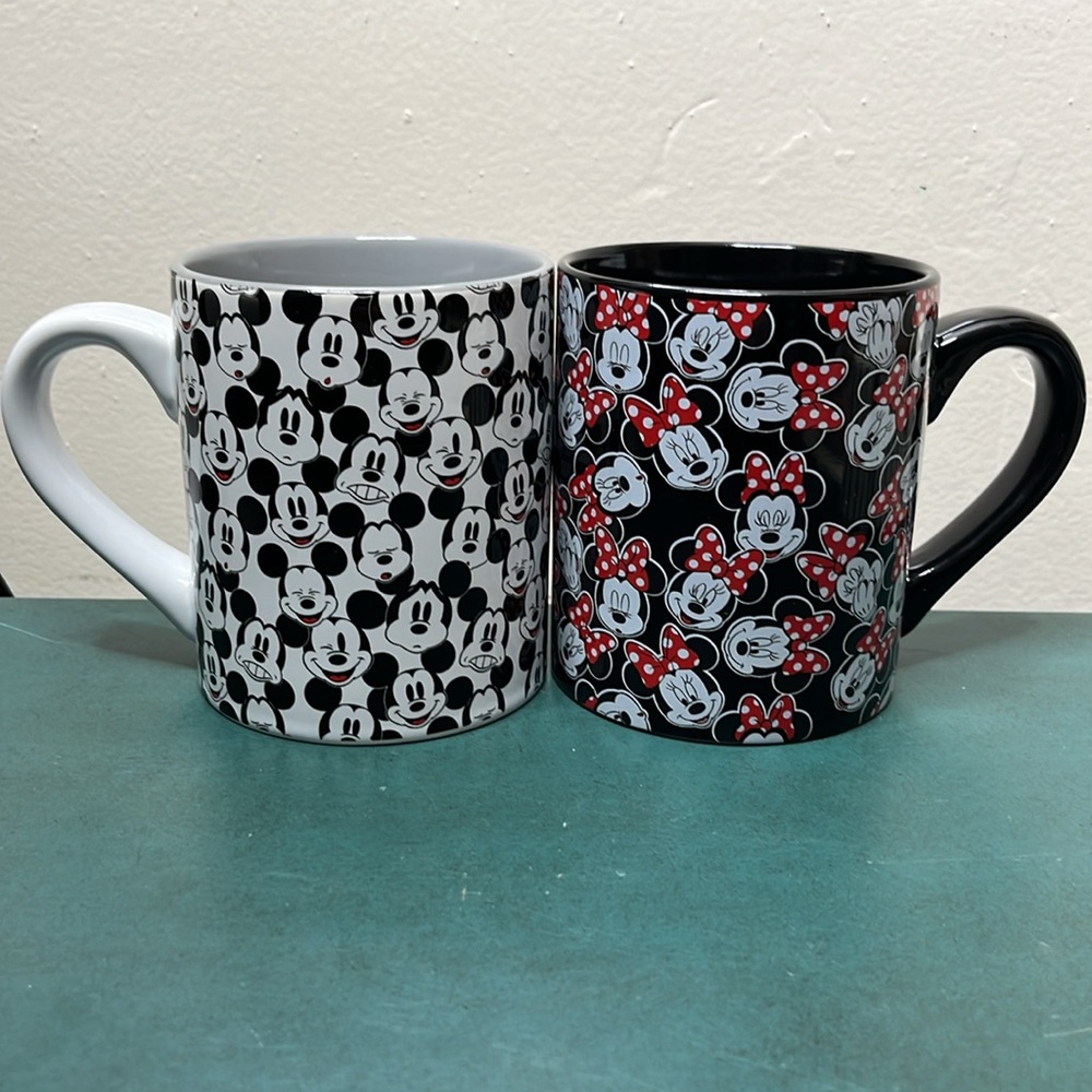 New Disney Mickey and Minnie mouse coffee mug set